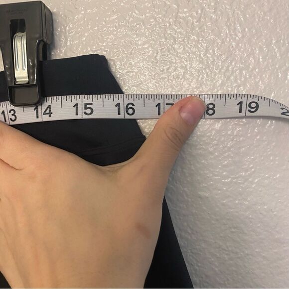 Under Armour Links Knit Mesh Mid-Rise Golf Skort skirt jersey pleated black M - Picture 7 of 8